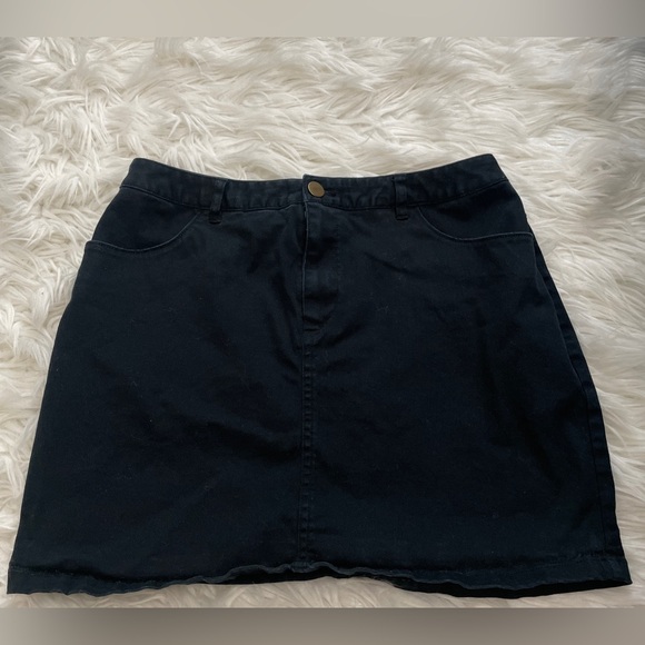 FOREVER 21 Black Skirt (M) - Picture 1 of 3